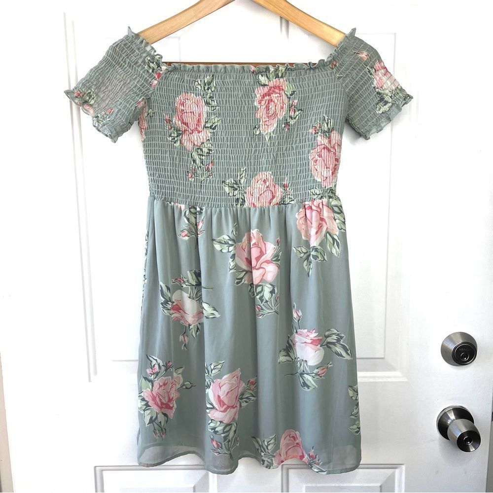 Show Me Your Mumu Cold Shoulder Dolly Smocked Dress Small Sage Size Medium